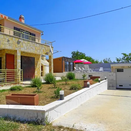 Villa Rosemary Near Split *