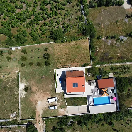 Rosemary Near Split Villa *